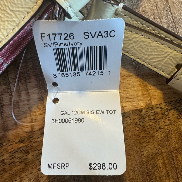 Signature East/West Tote (Coach Style F17726) - Picture 7 of 9